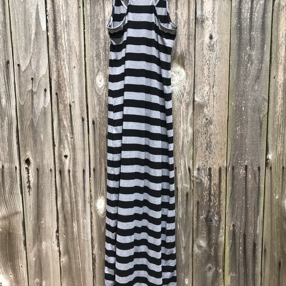 Black and Gray Maxi - Picture 2 of 3
